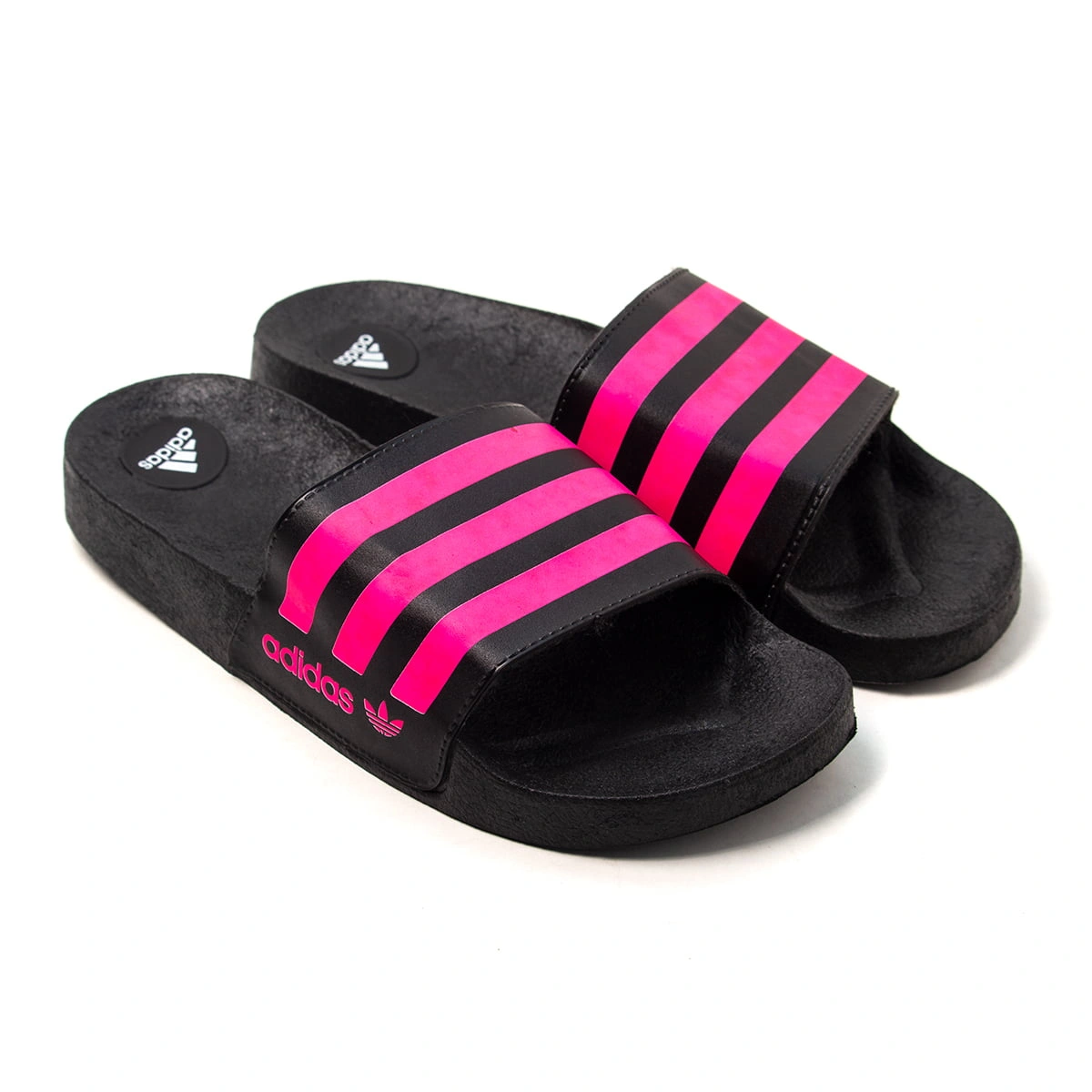 21b44234-9e58-52ed-87dd-8e9196602c11.webp Chinelo Slide Feminino Adidas Adilette Listras - Imagem 1