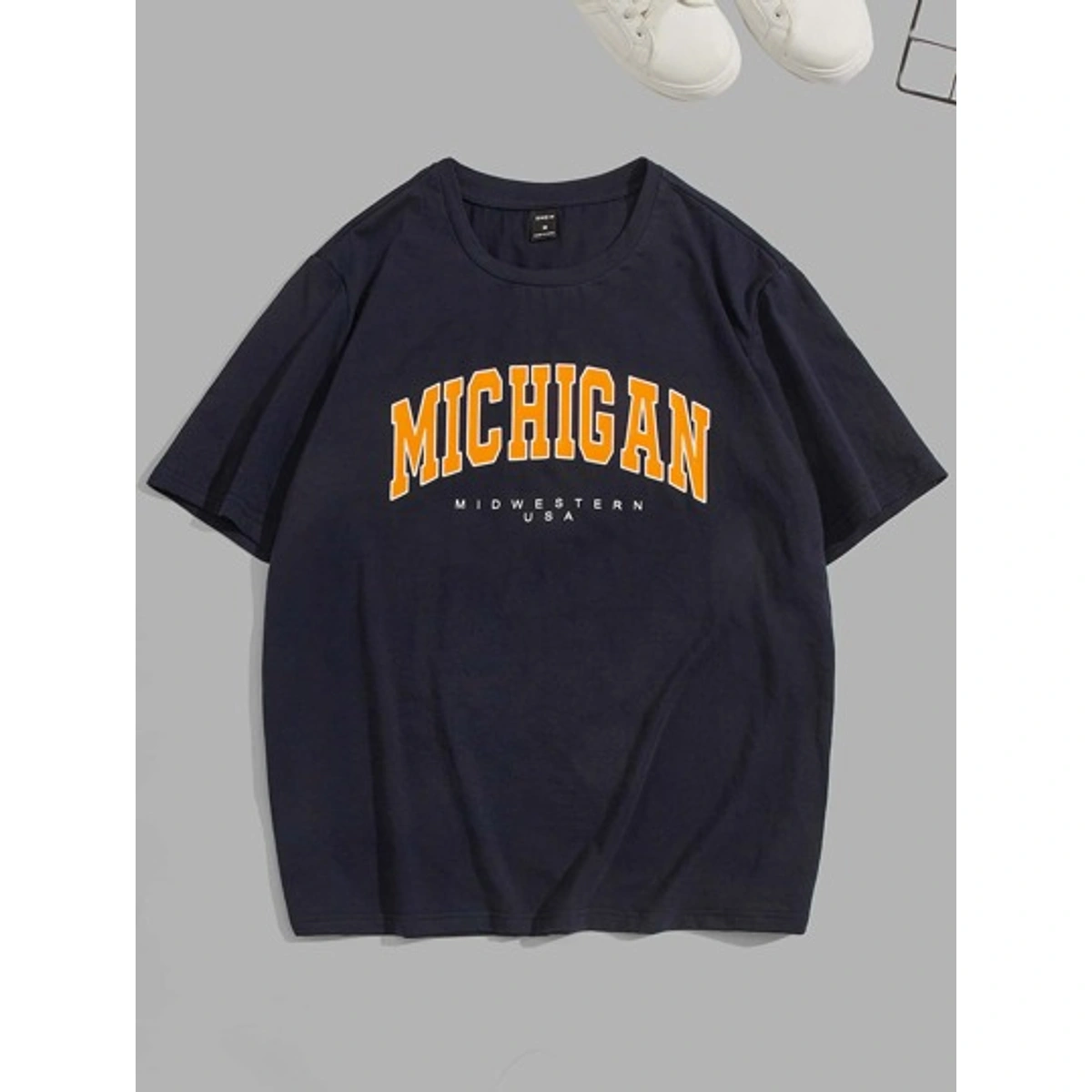 d95523f6-3a77-59cc-8fc0-d63857b07c98.webp Camisa Michigan - Imagem 1