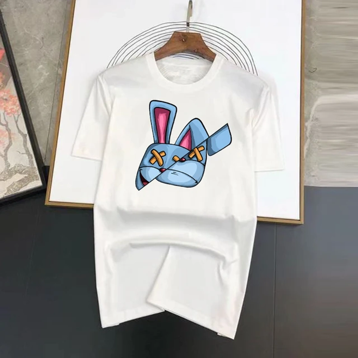 f254312b-2ef2-5d4b-82d3-09c9664b2945.webp Camisa Coelho X-Eyed - Imagem 1