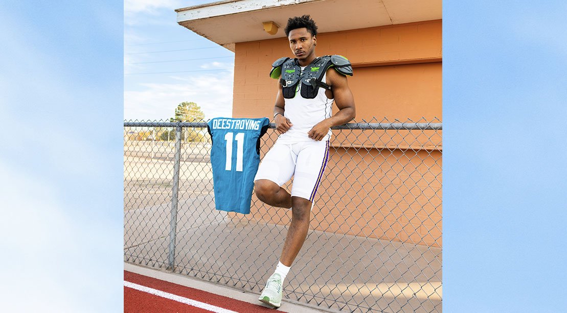 Deestroying construiu um império esportivo e de mídia social, um chute de cada vez