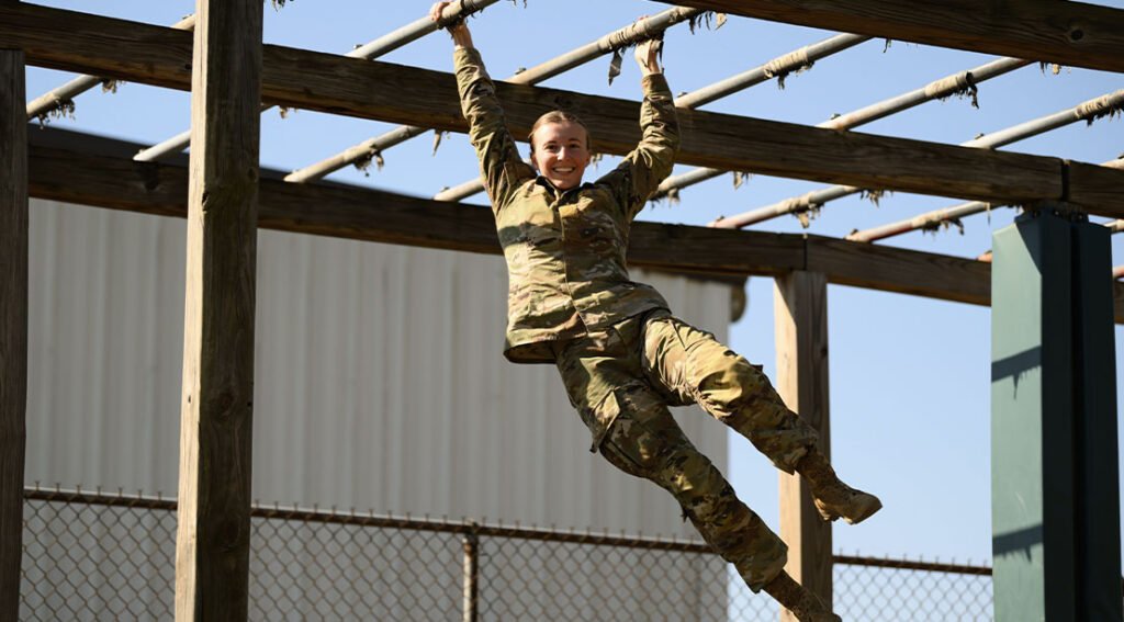 Viva Kreis está preparada para servir seu país nas forças armadas e nos esportes