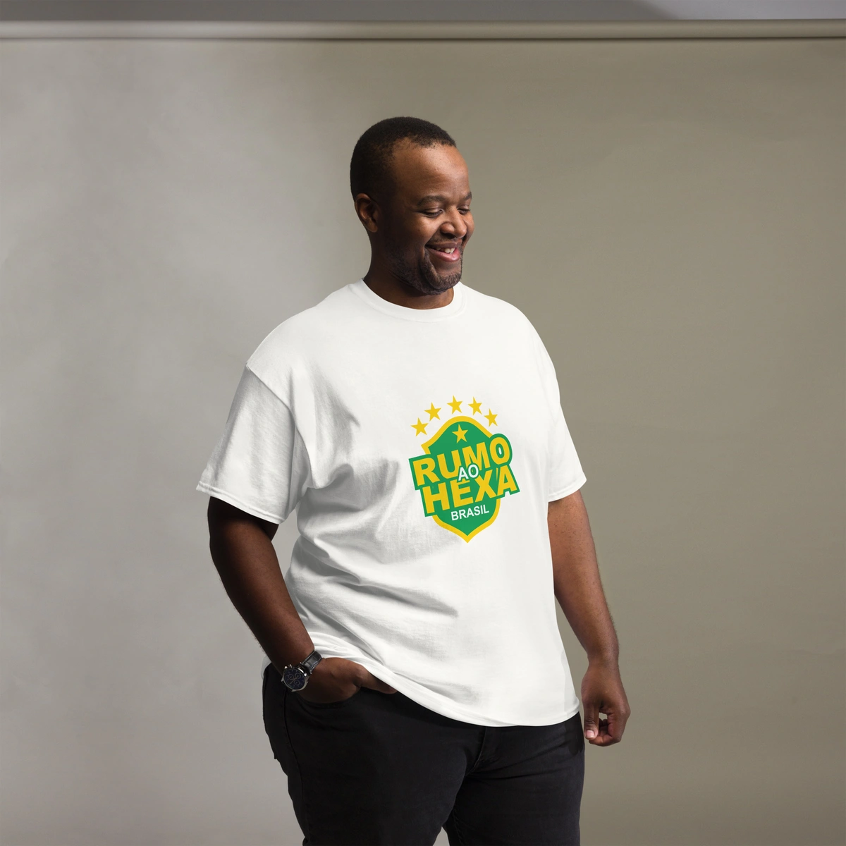0c82b8e0-63f4-5ae1-8159-4ea6ff1b5558.webp Camisa Masculina Plus Size Brasil Varias Estampas III - Imagem 1