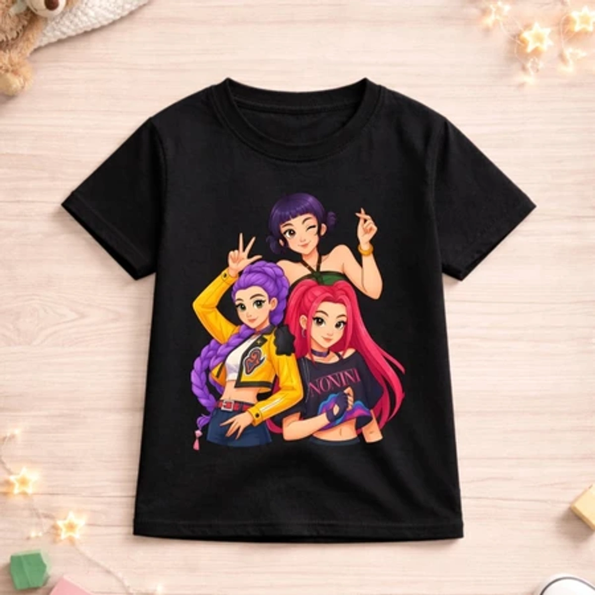 72d731a2-fe82-5ac5-82da-85cbaa4192e8.webp Camiseta Infantil Menina Guerreiras do Kpop - Imagem 1