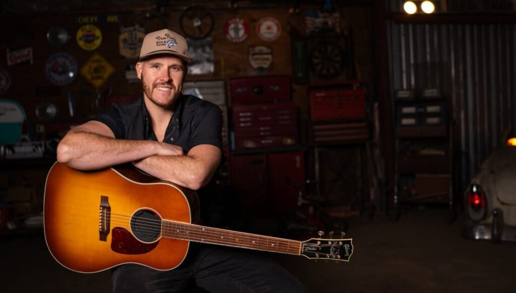 Mergulhos frios e flexões tornaram-se parte do retorno country de 100 libras Platinum de Trey Lewis